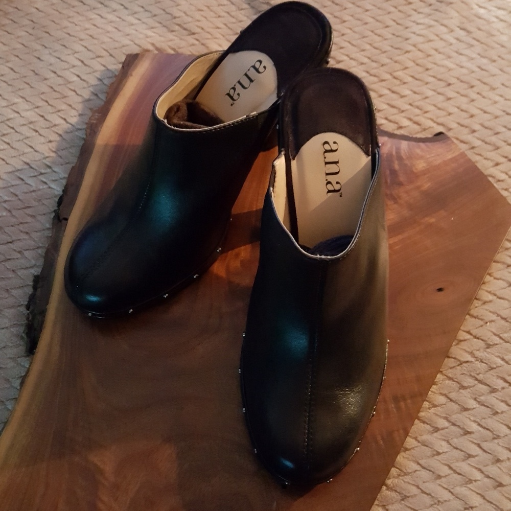 Clogs